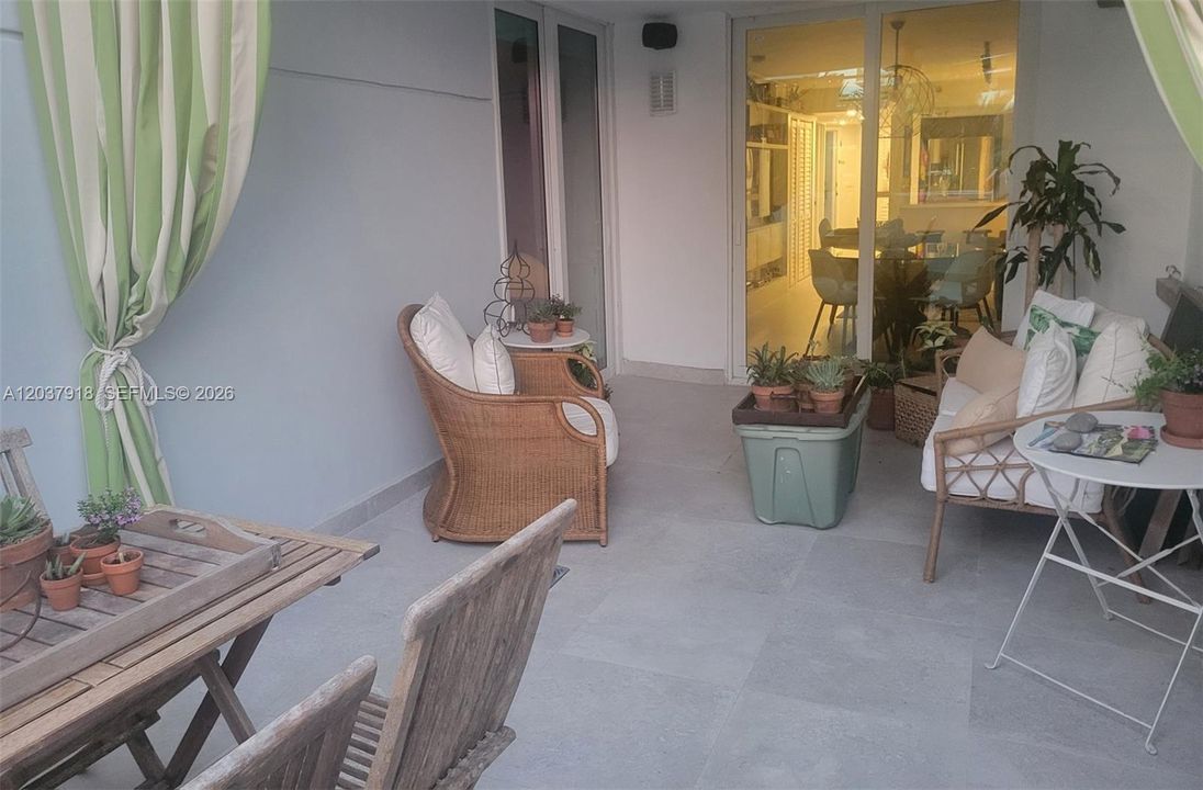 В аренду: $2,950 (1 спален, 1 ванн, 746 Квадратных фут)