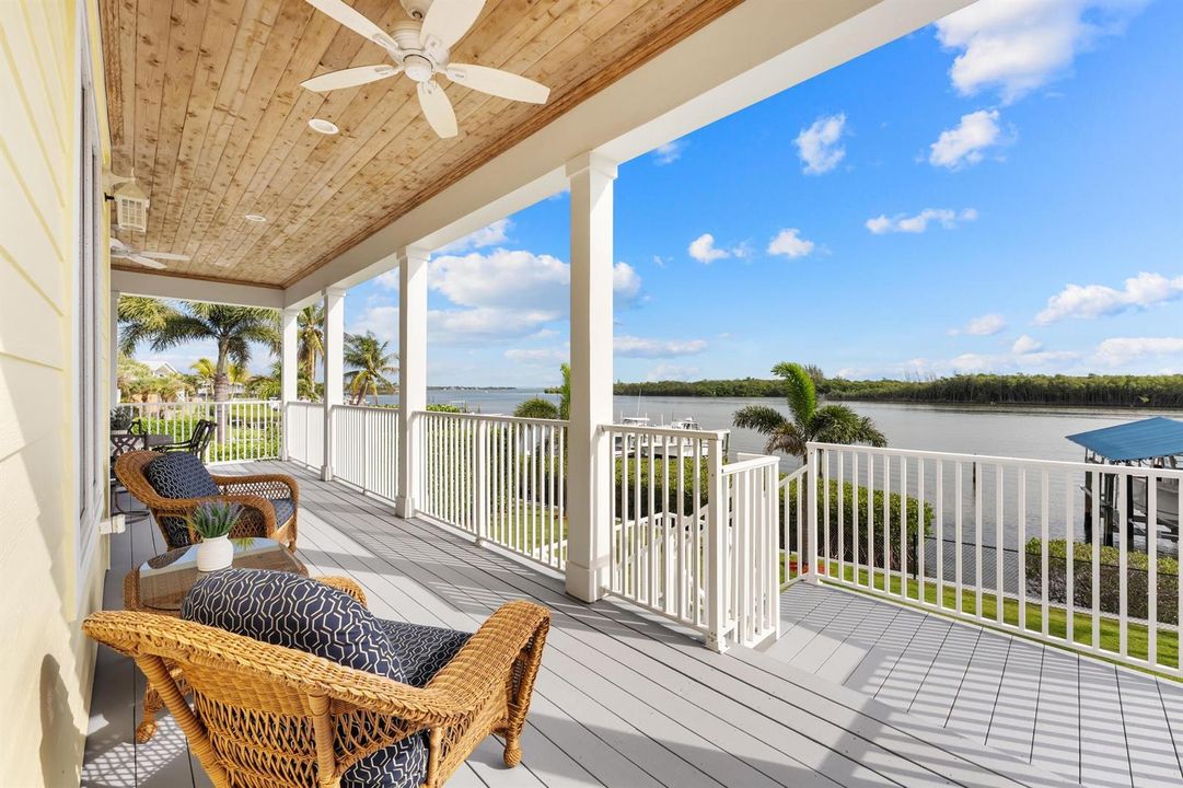 5675 Orange Porch