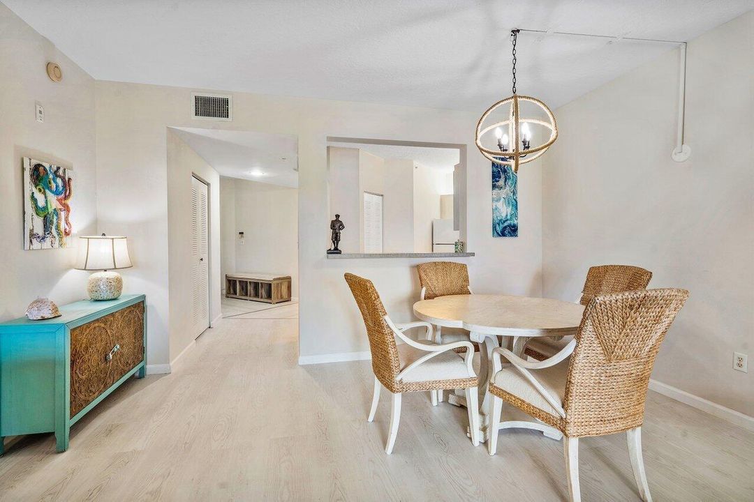 013-300UnoLagoDrive-JunoBeach-FL-33408-S