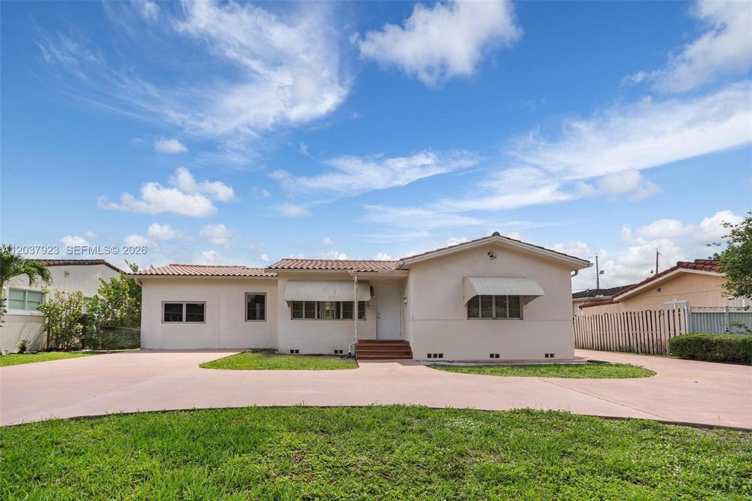 En Venta: $799,000 (3 camas, 2 baños, 1258 Pies cuadrados)