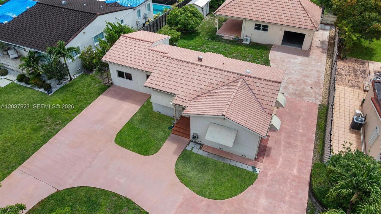 En Venta: $799,000 (3 camas, 2 baños, 1258 Pies cuadrados)