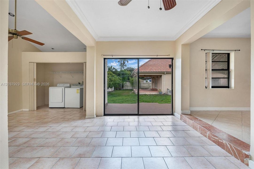 En Venta: $799,000 (3 camas, 2 baños, 1258 Pies cuadrados)