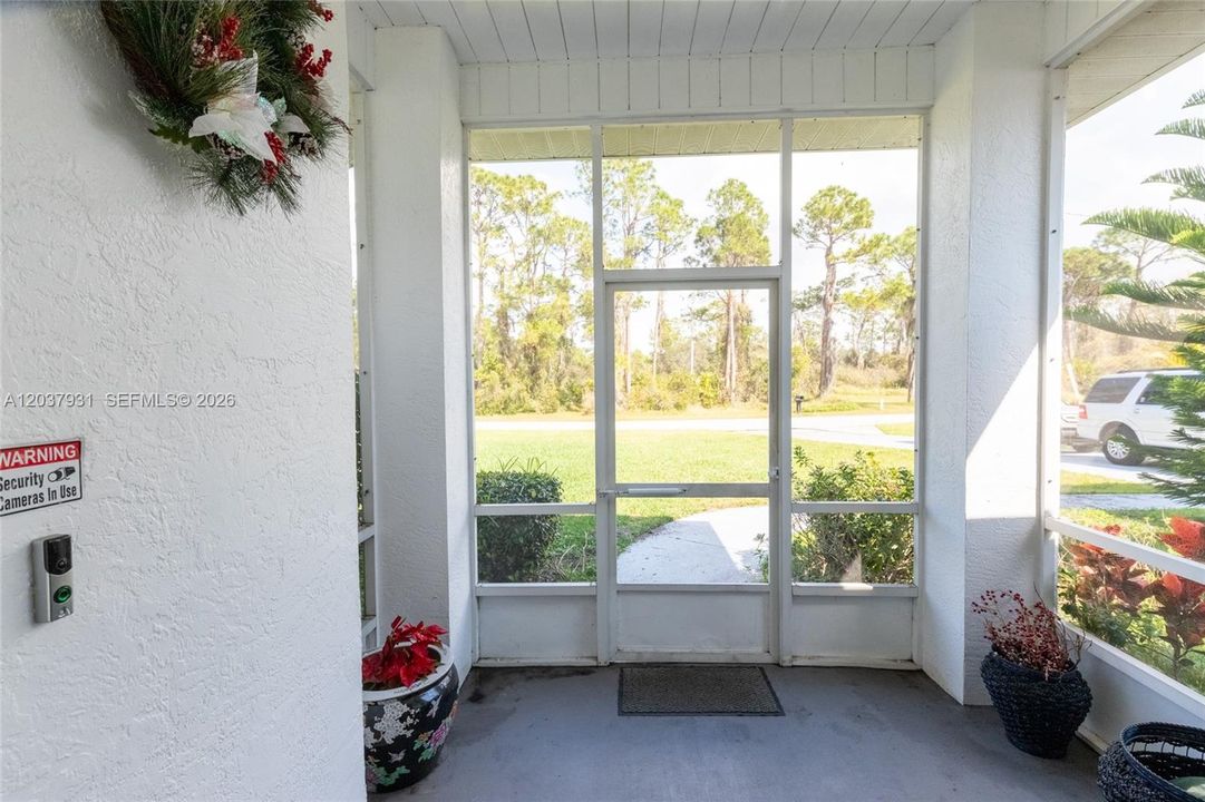 For Rent: $3,900 (3 beds, 3 baths, 2600 Square Feet)