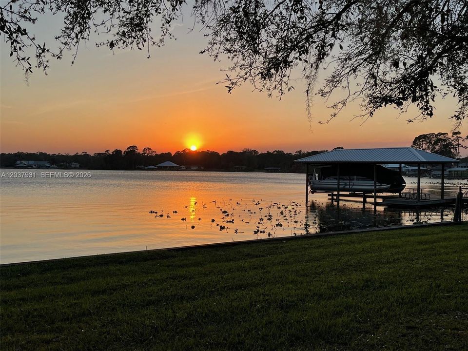 For Rent: $3,900 (3 beds, 3 baths, 2600 Square Feet)