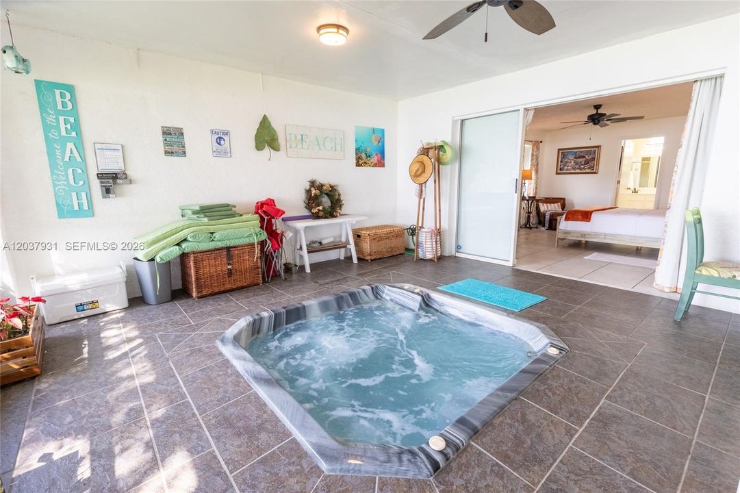 For Rent: $3,900 (3 beds, 3 baths, 2600 Square Feet)