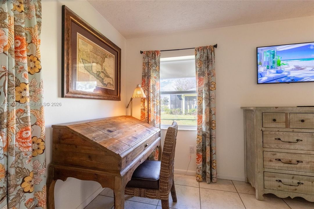 For Rent: $3,900 (3 beds, 3 baths, 2600 Square Feet)