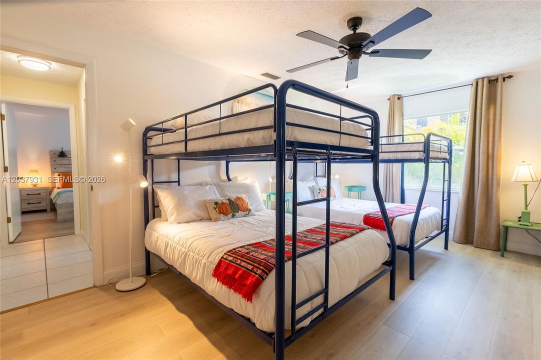 For Rent: $3,900 (3 beds, 3 baths, 2600 Square Feet)