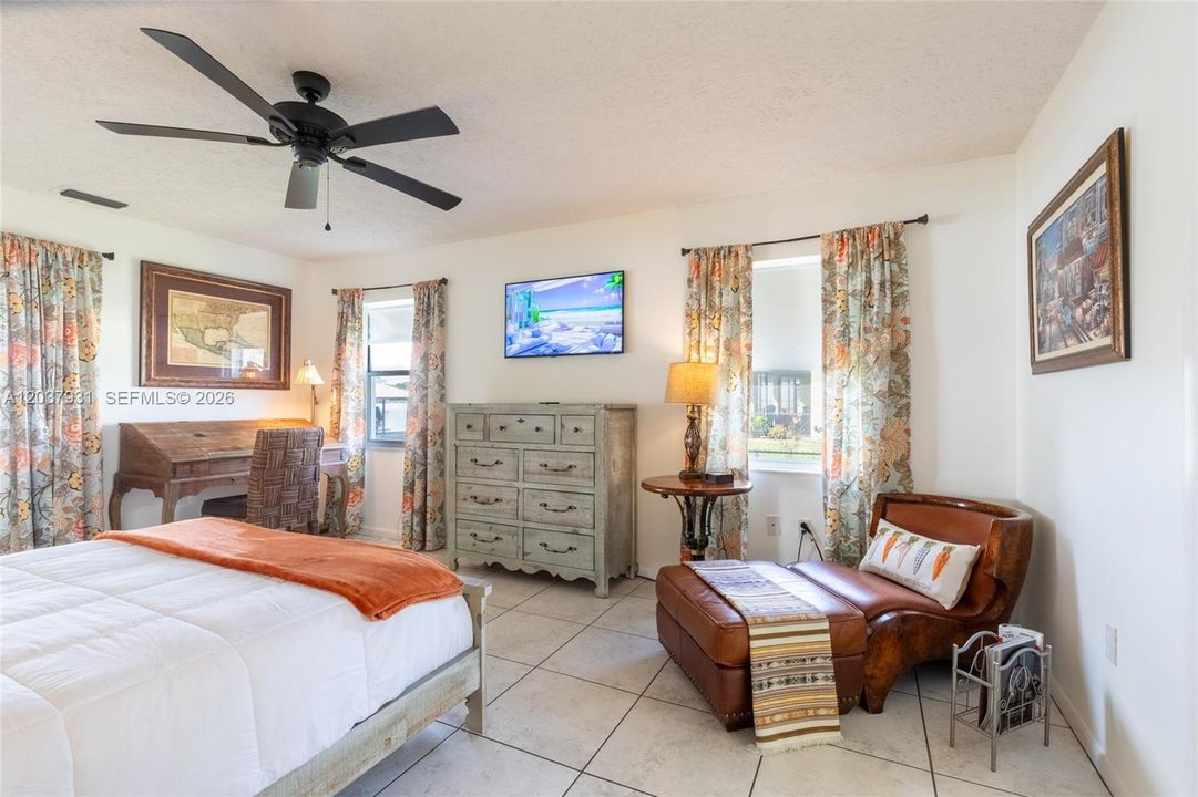 For Rent: $3,900 (3 beds, 3 baths, 2600 Square Feet)