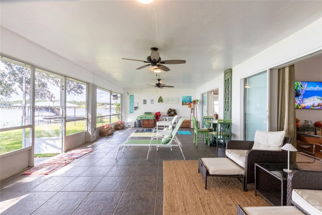 For Rent: $3,900 (3 beds, 3 baths, 2600 Square Feet)