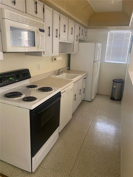 В аренду: $1,600 (1 спален, 1 ванн, 561 Квадратных фут)