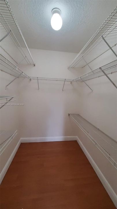 В аренду: $2,099 (2 спален, 2 ванн, 970 Квадратных фут)