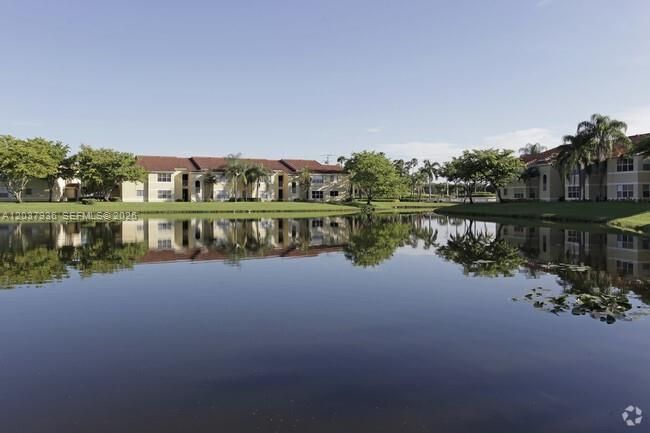 For Sale: $237,000 (2 beds, 1 baths, 965 Square Feet)