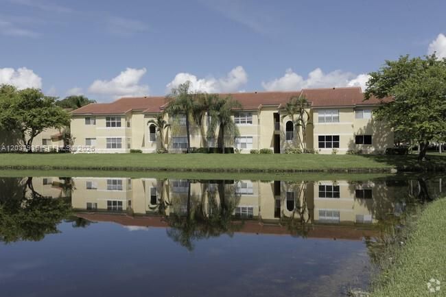 For Sale: $237,000 (2 beds, 1 baths, 965 Square Feet)