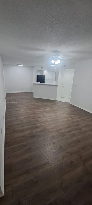 For Sale: $237,000 (2 beds, 1 baths, 965 Square Feet)