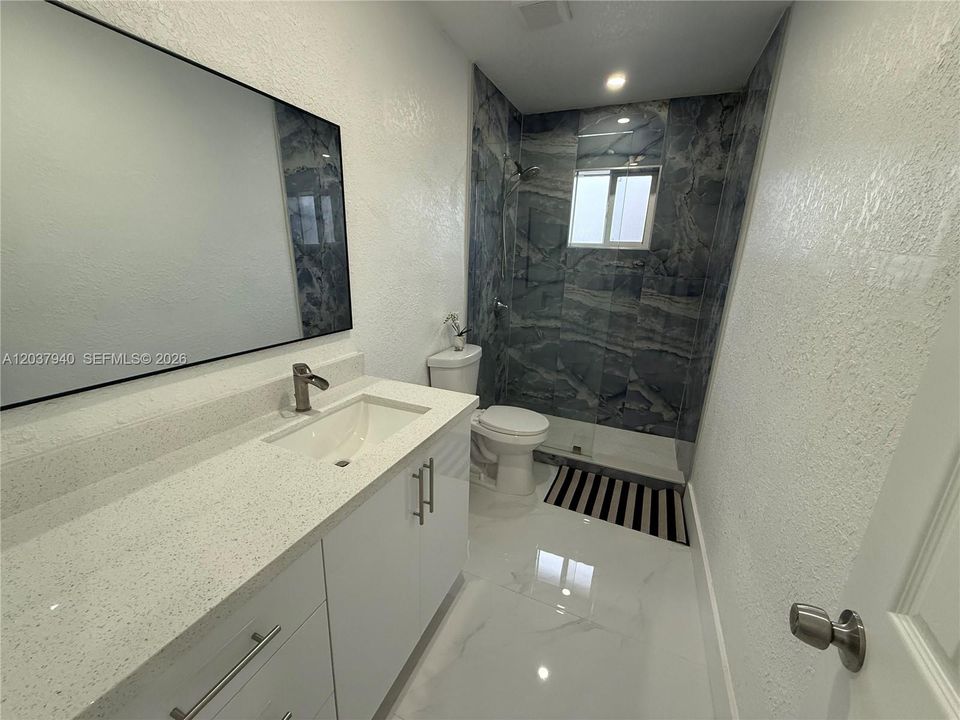 В аренду: $3,600 (3 спален, 2 ванн, 1234 Квадратных фут)