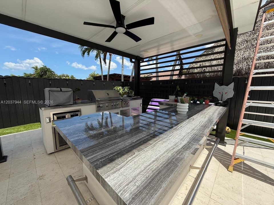 На продажу: $899,000 (5 спален, 3 ванн, 2230 Квадратных фут)