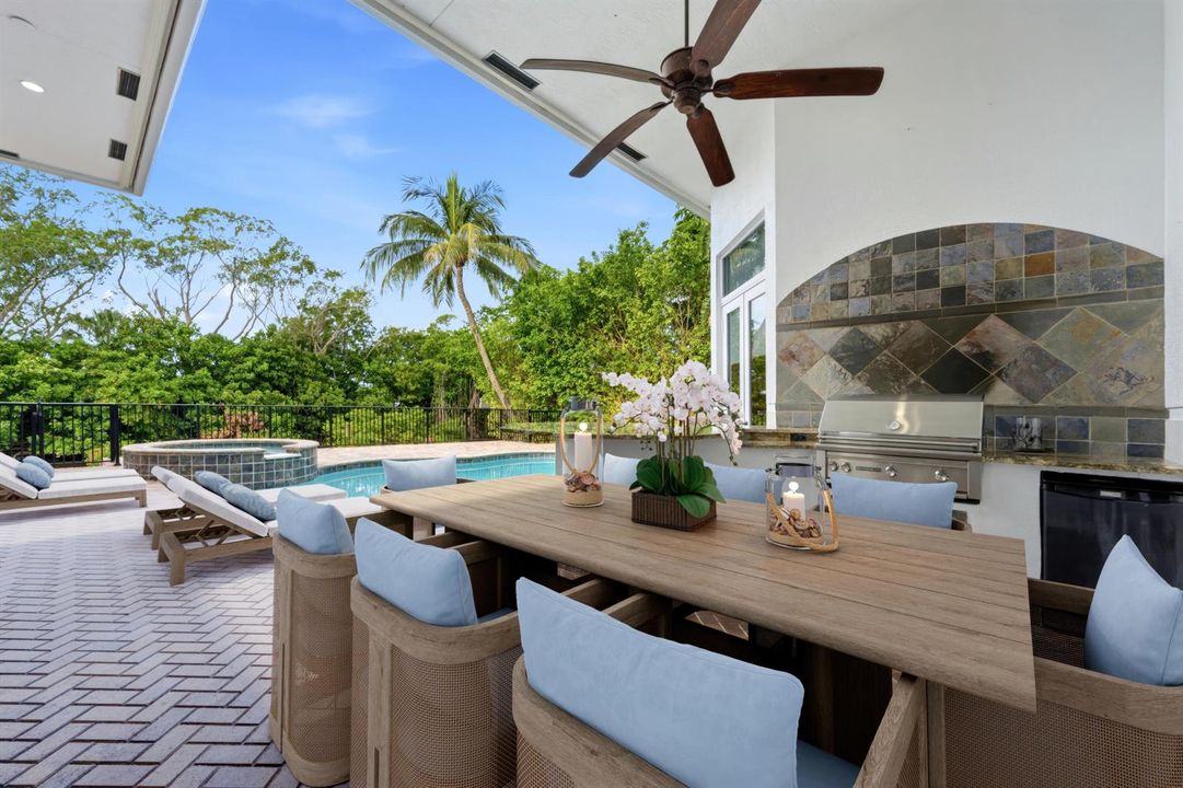 VIRTUAL STAGED BACK PATIO