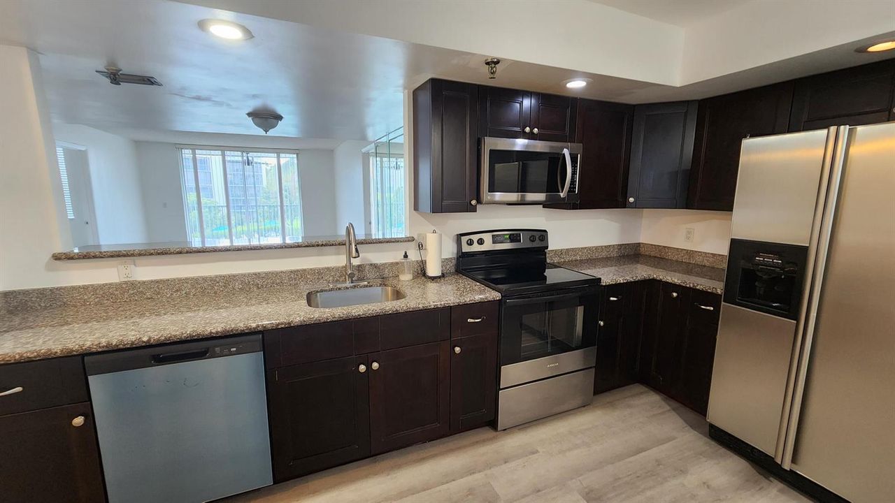 Open kitchen to livingroom