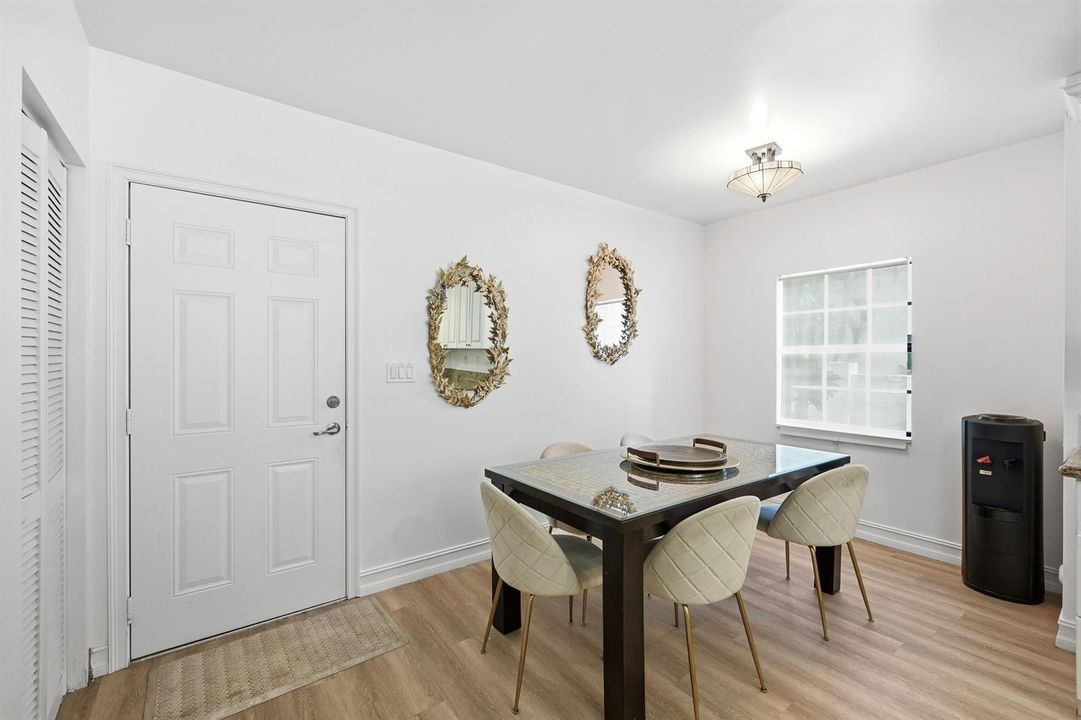 15_dining area