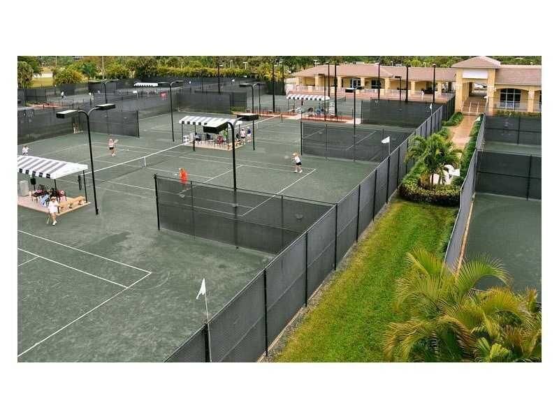 fountaines tennis court