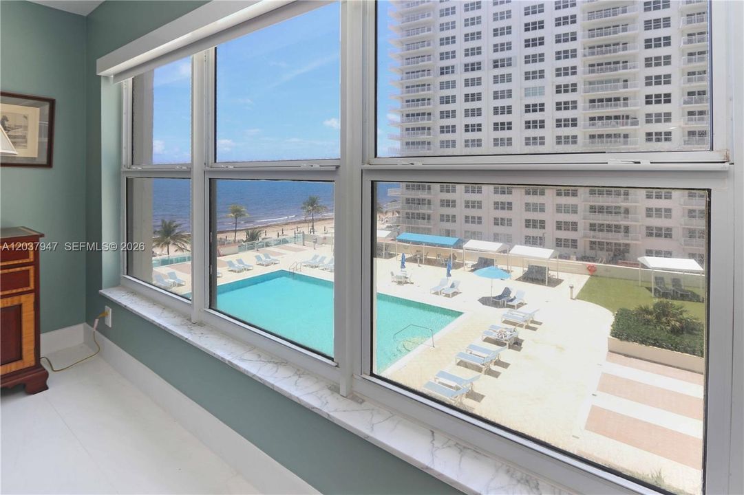 For Sale: $749,000 (2 beds, 2 baths, 1435 Square Feet)