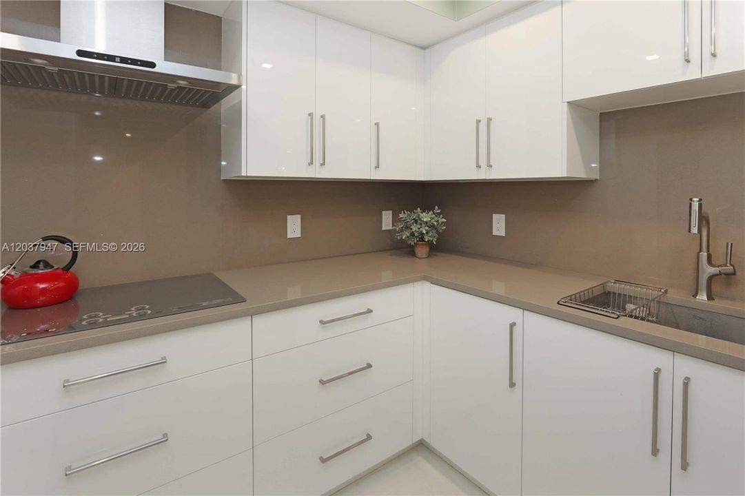 For Sale: $749,000 (2 beds, 2 baths, 1435 Square Feet)