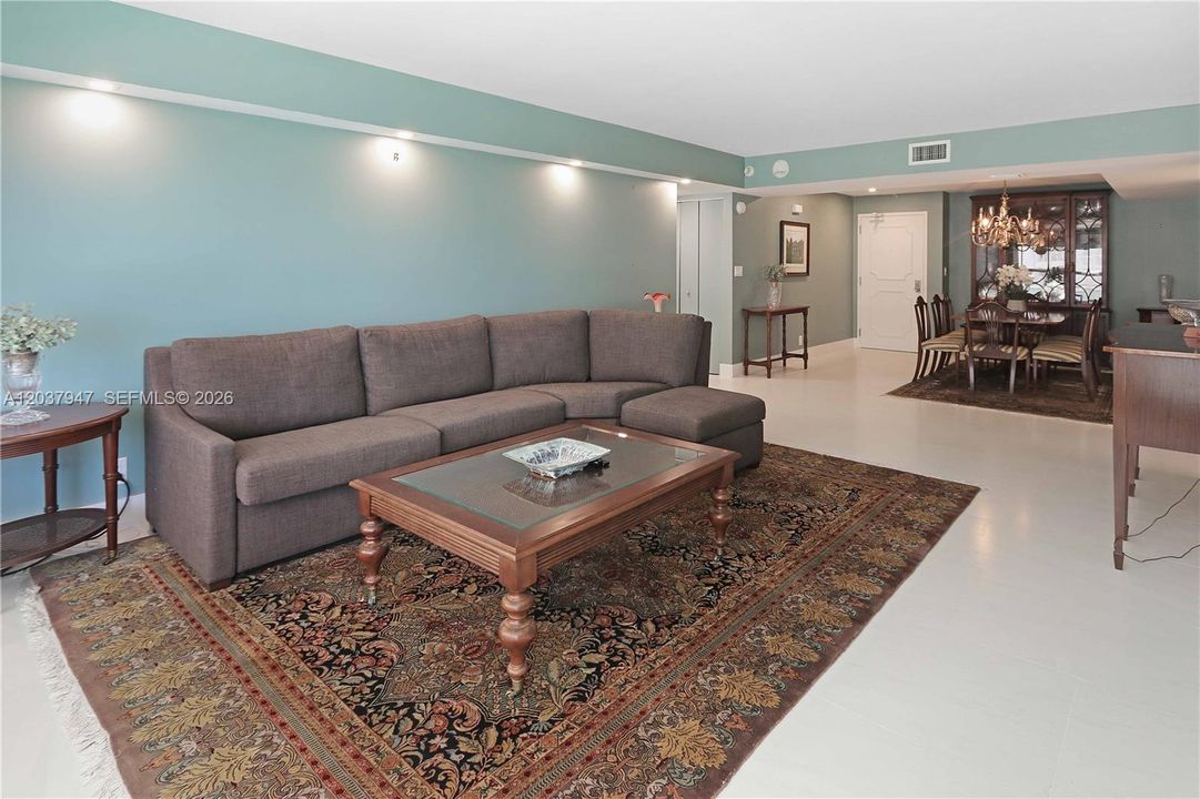 For Sale: $749,000 (2 beds, 2 baths, 1435 Square Feet)