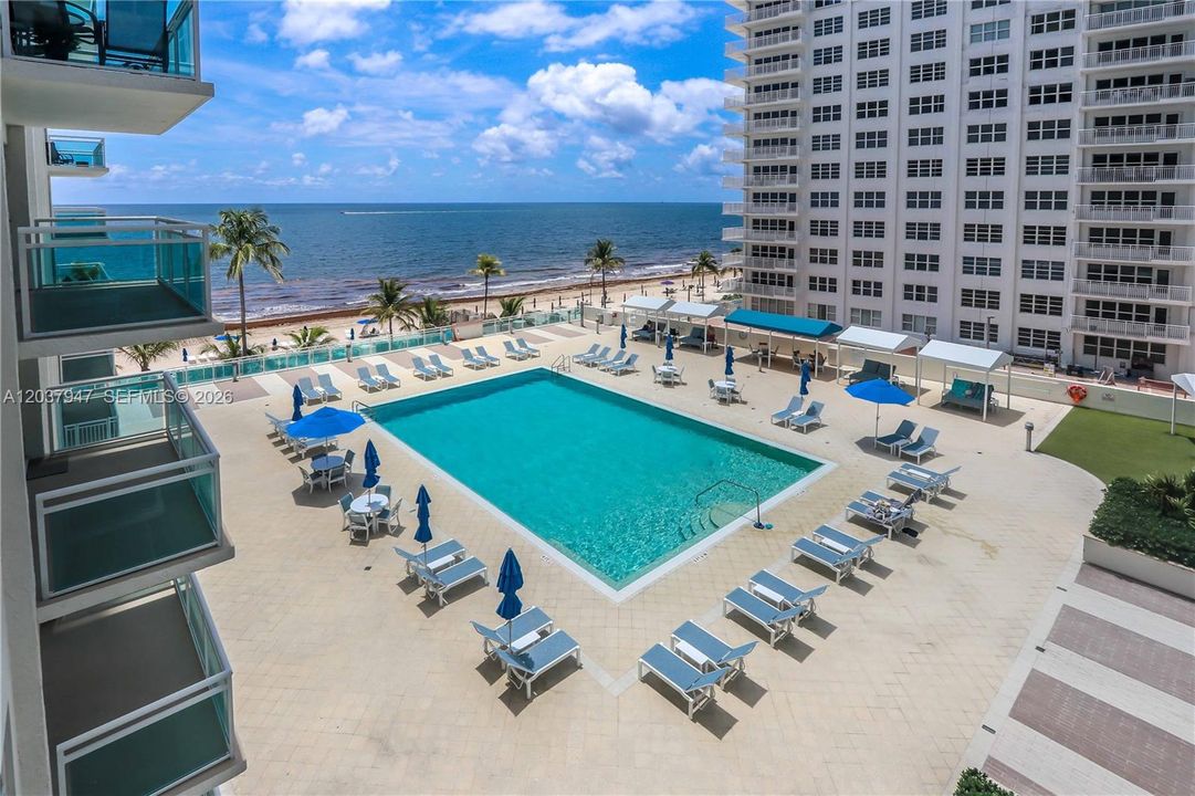 For Sale: $749,000 (2 beds, 2 baths, 1435 Square Feet)