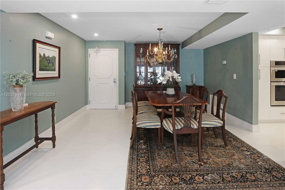 For Sale: $749,000 (2 beds, 2 baths, 1435 Square Feet)