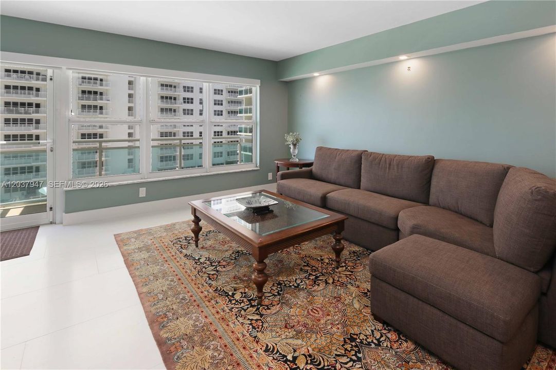 For Sale: $749,000 (2 beds, 2 baths, 1435 Square Feet)