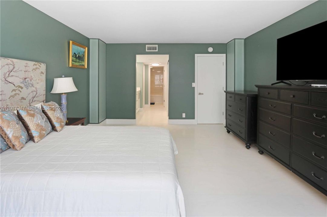 For Sale: $749,000 (2 beds, 2 baths, 1435 Square Feet)