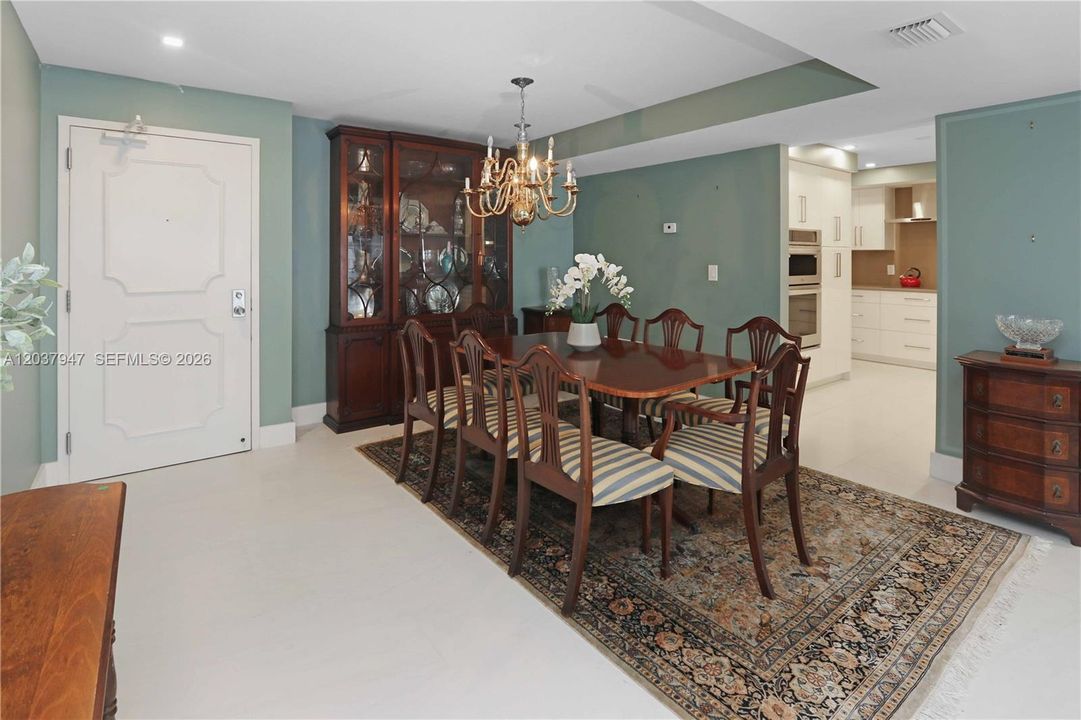 For Sale: $749,000 (2 beds, 2 baths, 1435 Square Feet)