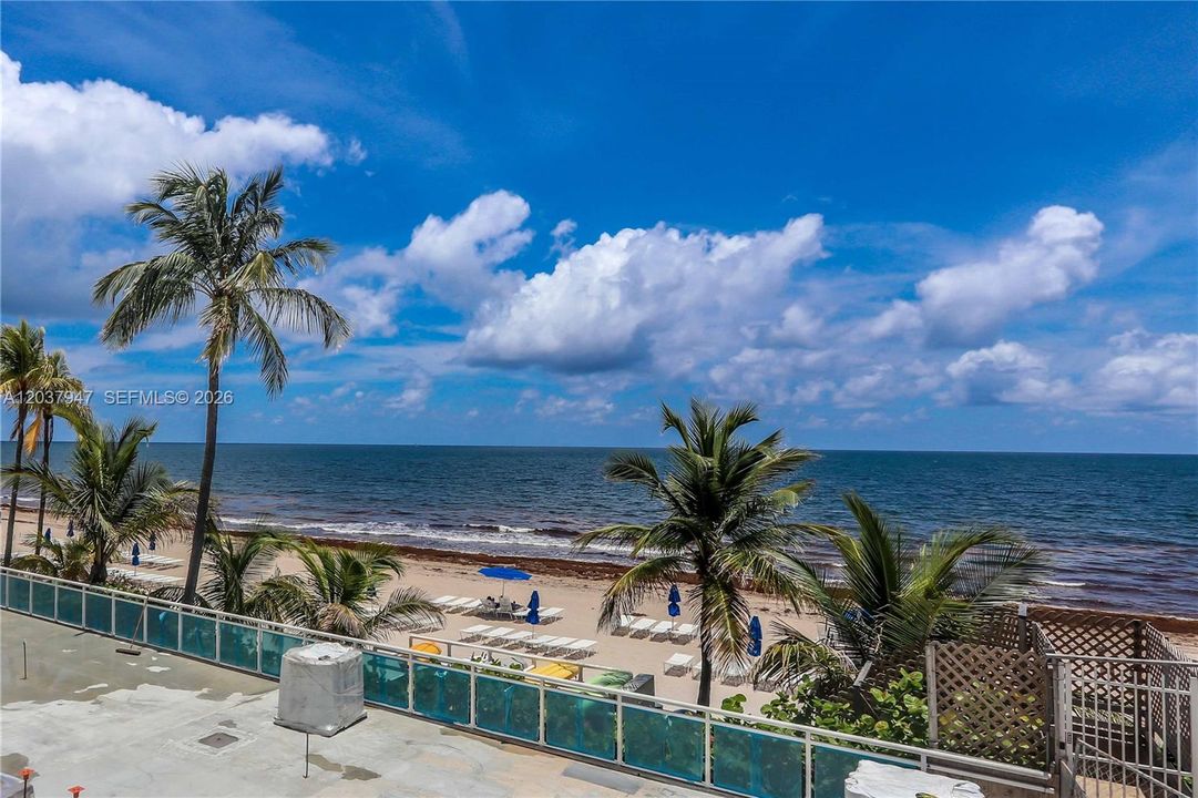 For Sale: $749,000 (2 beds, 2 baths, 1435 Square Feet)