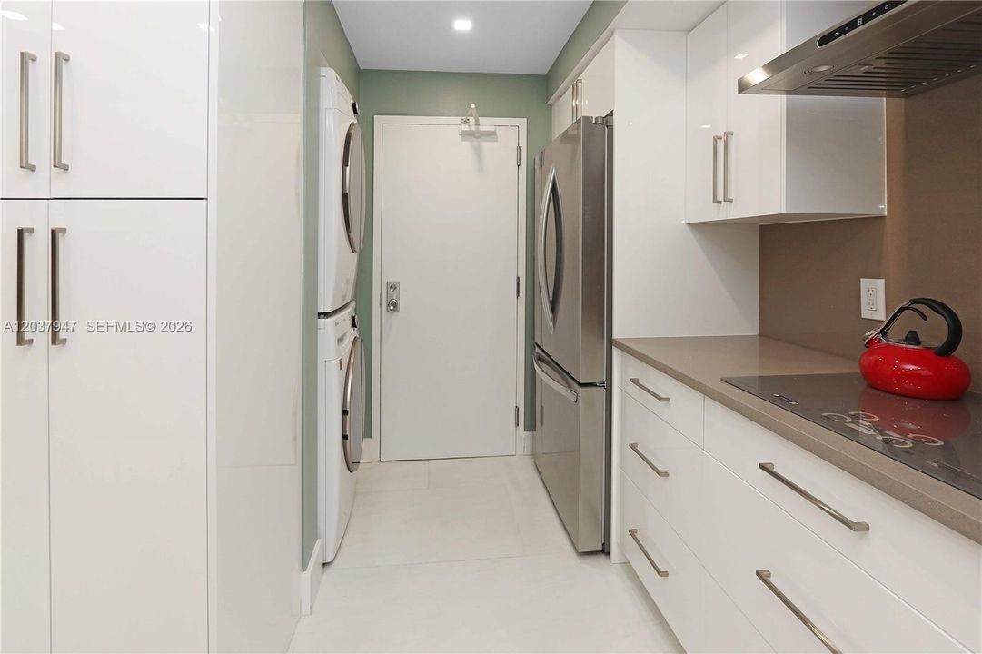 For Sale: $749,000 (2 beds, 2 baths, 1435 Square Feet)
