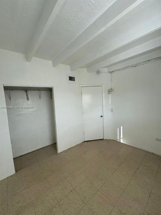 En Renta: $1,350 (1 camas, 1 baños, 2542 Pies cuadrados)