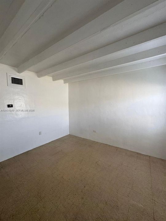 En Renta: $1,350 (1 camas, 1 baños, 2542 Pies cuadrados)