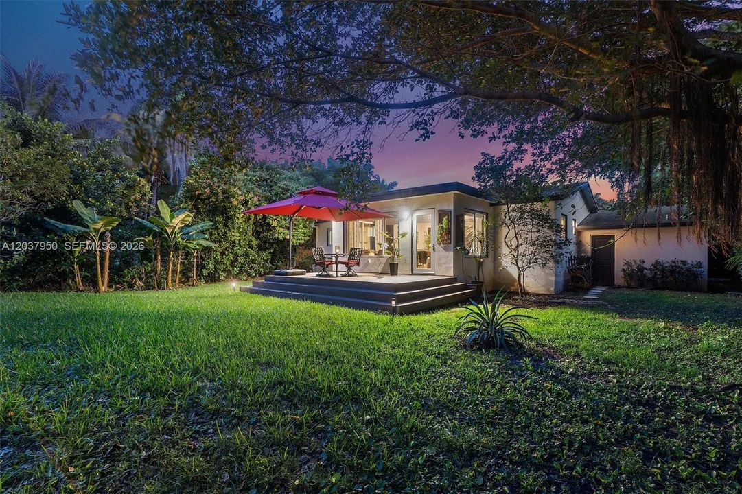 For Sale: $749,000 (3 beds, 2 baths, 1371 Square Feet)