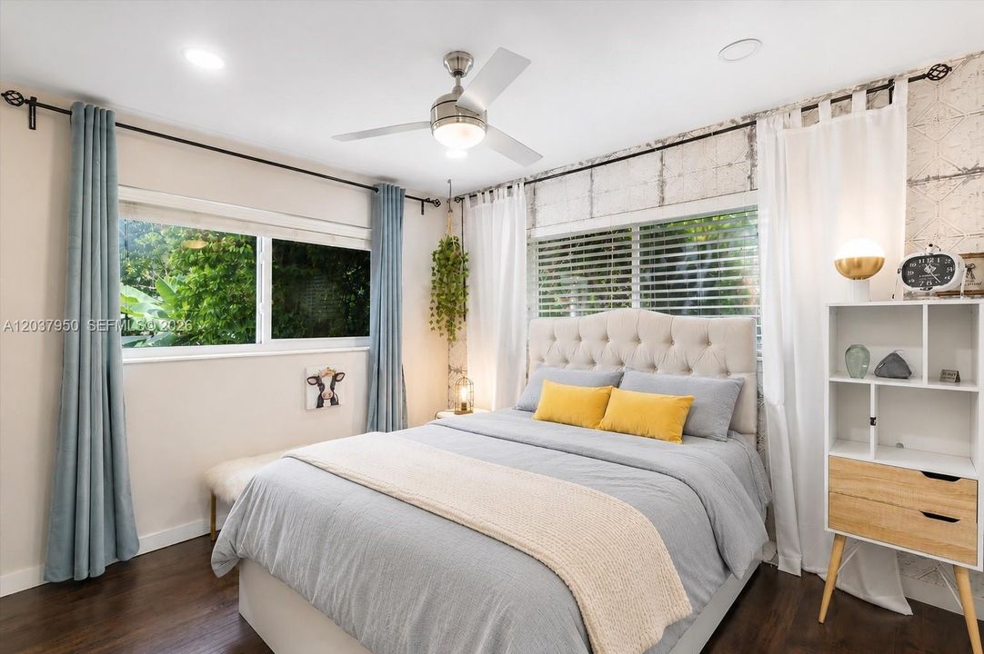 For Sale: $749,000 (3 beds, 2 baths, 1371 Square Feet)