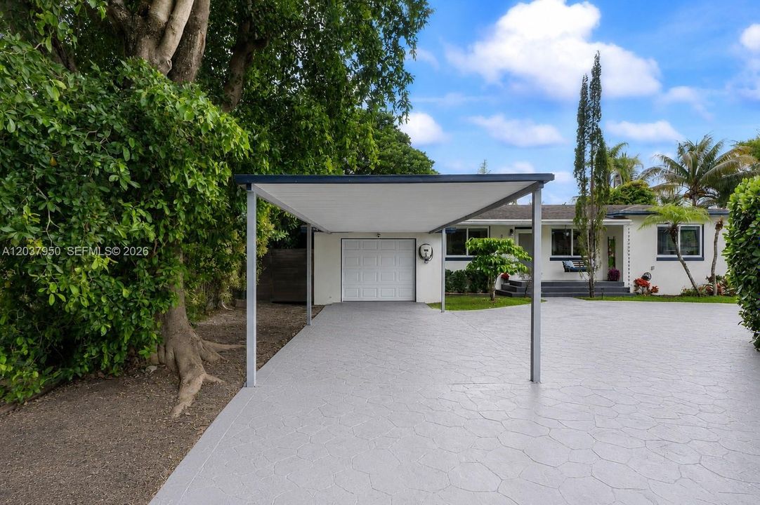 For Sale: $749,000 (3 beds, 2 baths, 1371 Square Feet)