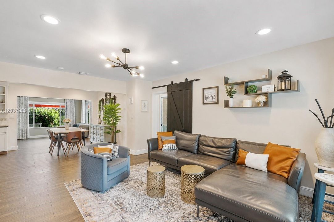 For Sale: $749,000 (3 beds, 2 baths, 1371 Square Feet)