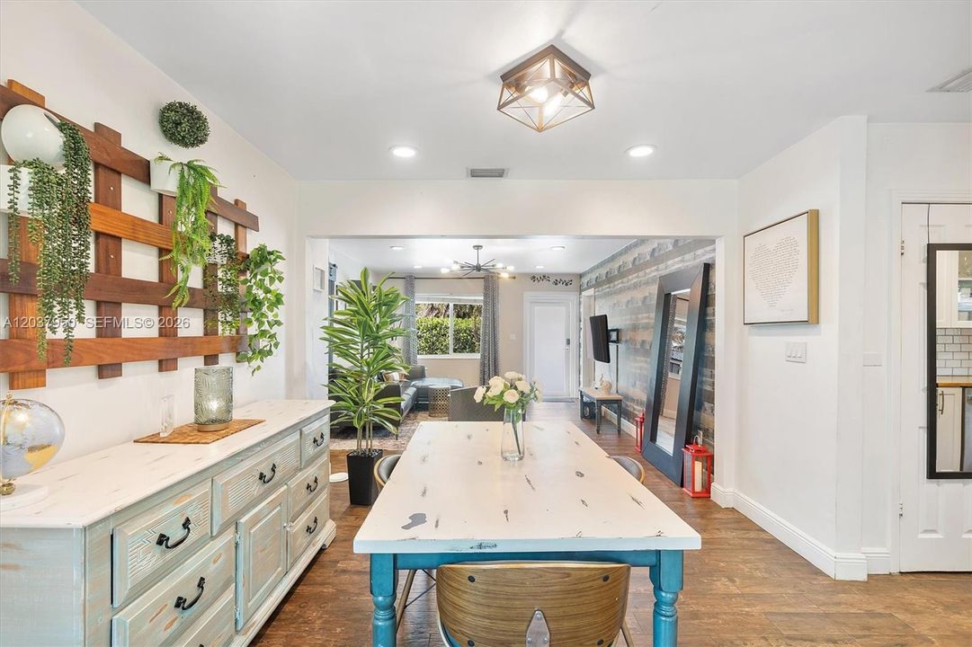 For Sale: $749,000 (3 beds, 2 baths, 1371 Square Feet)