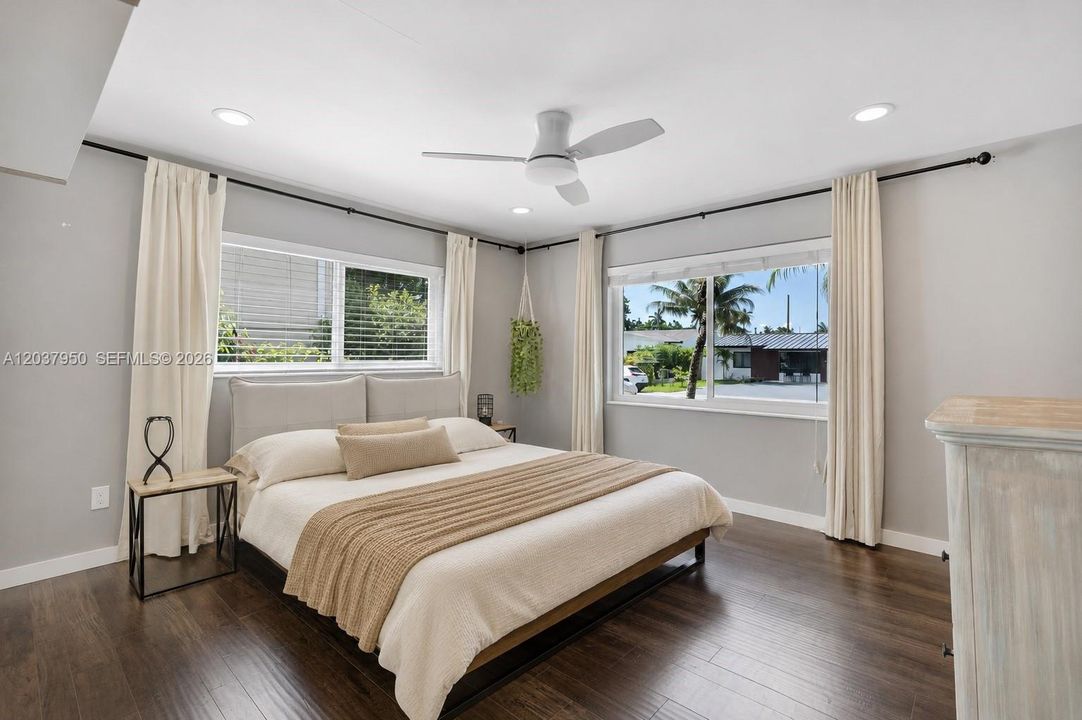 For Sale: $749,000 (3 beds, 2 baths, 1371 Square Feet)