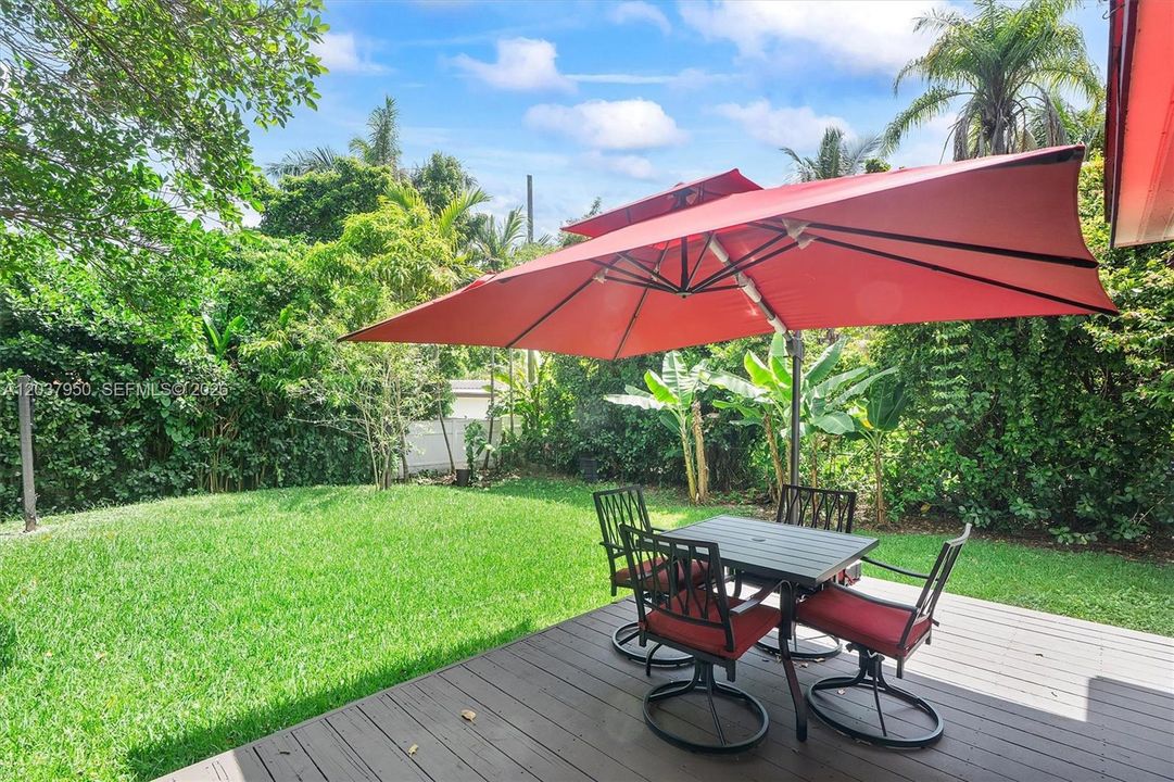 For Sale: $749,000 (3 beds, 2 baths, 1371 Square Feet)