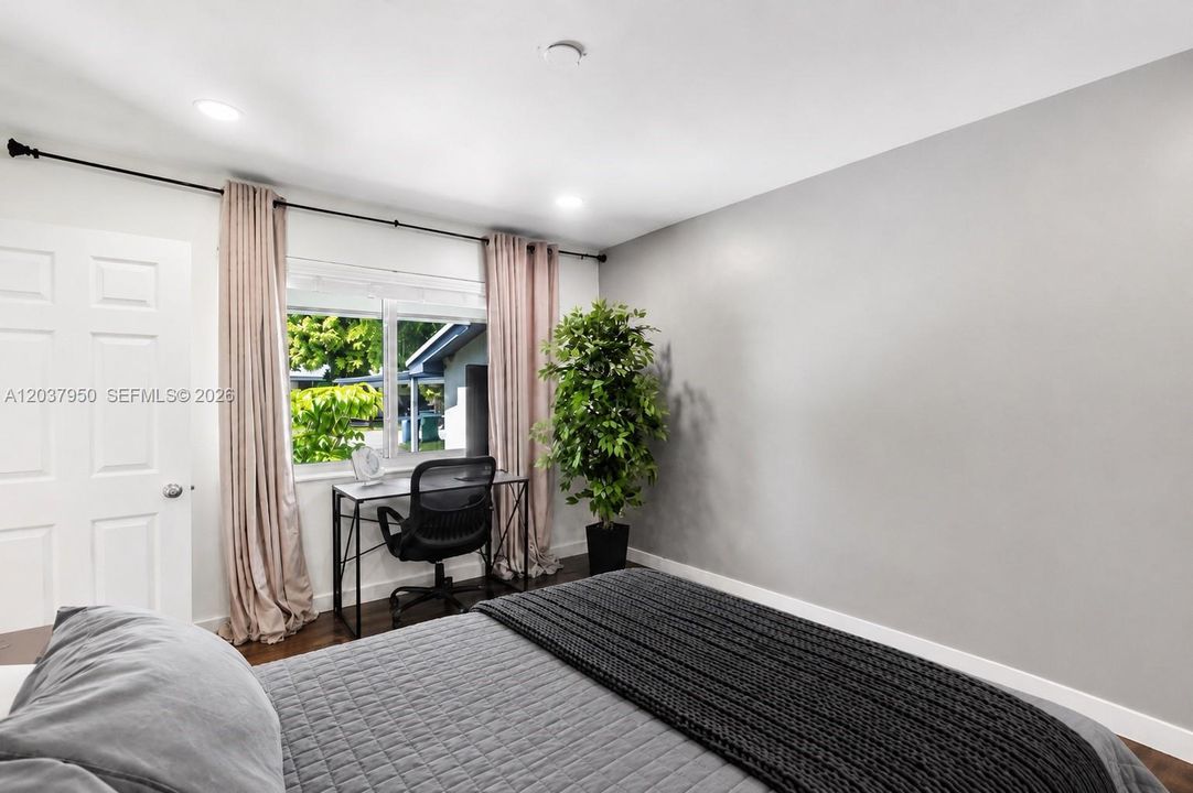 For Sale: $749,000 (3 beds, 2 baths, 1371 Square Feet)