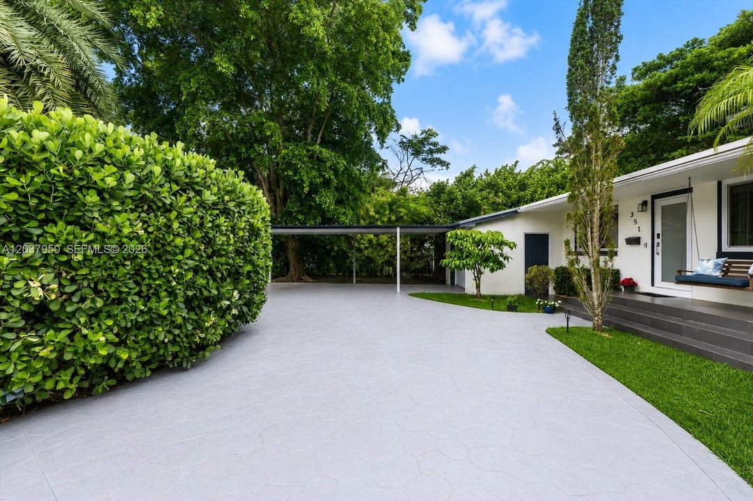 For Sale: $749,000 (3 beds, 2 baths, 1371 Square Feet)