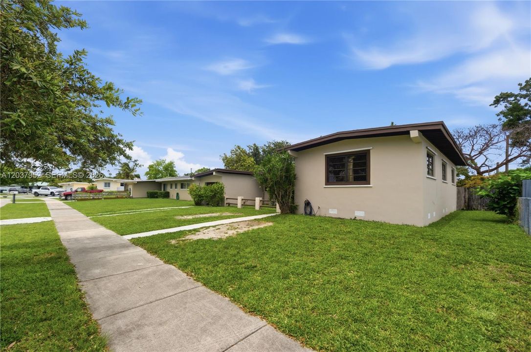 For Sale: $499,990 (3 beds, 2 baths, 1448 Square Feet)