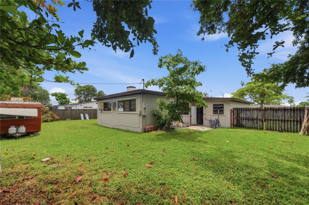 For Sale: $499,990 (3 beds, 2 baths, 1448 Square Feet)