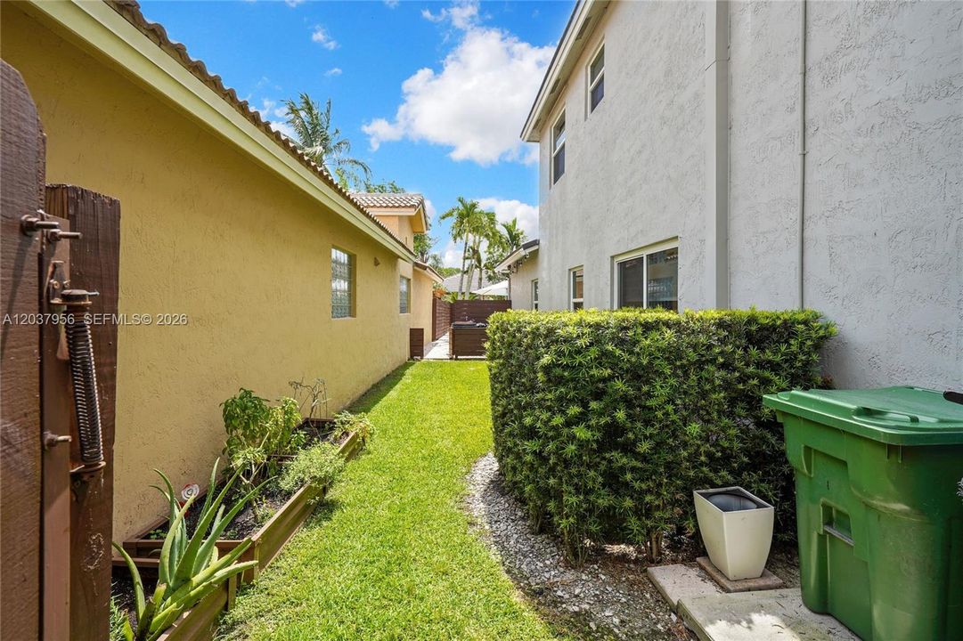 For Rent: $5,900 (4 beds, 2 baths, 2196 Square Feet)