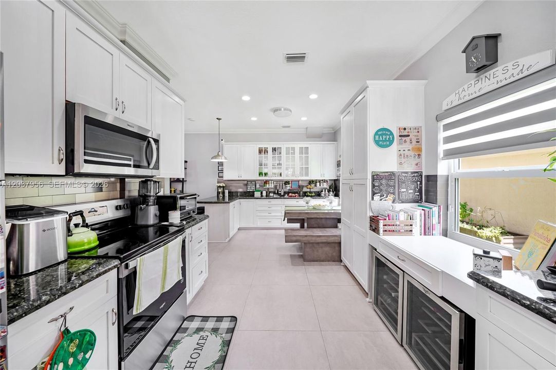 For Rent: $5,900 (4 beds, 2 baths, 2196 Square Feet)
