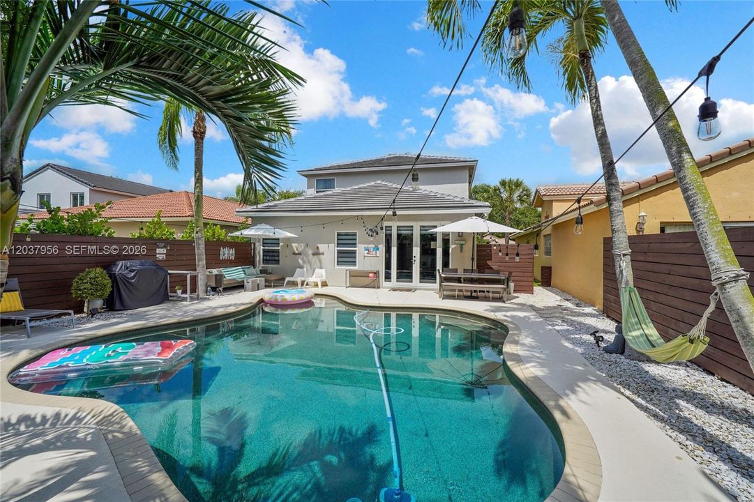 For Rent: $5,900 (4 beds, 2 baths, 2196 Square Feet)